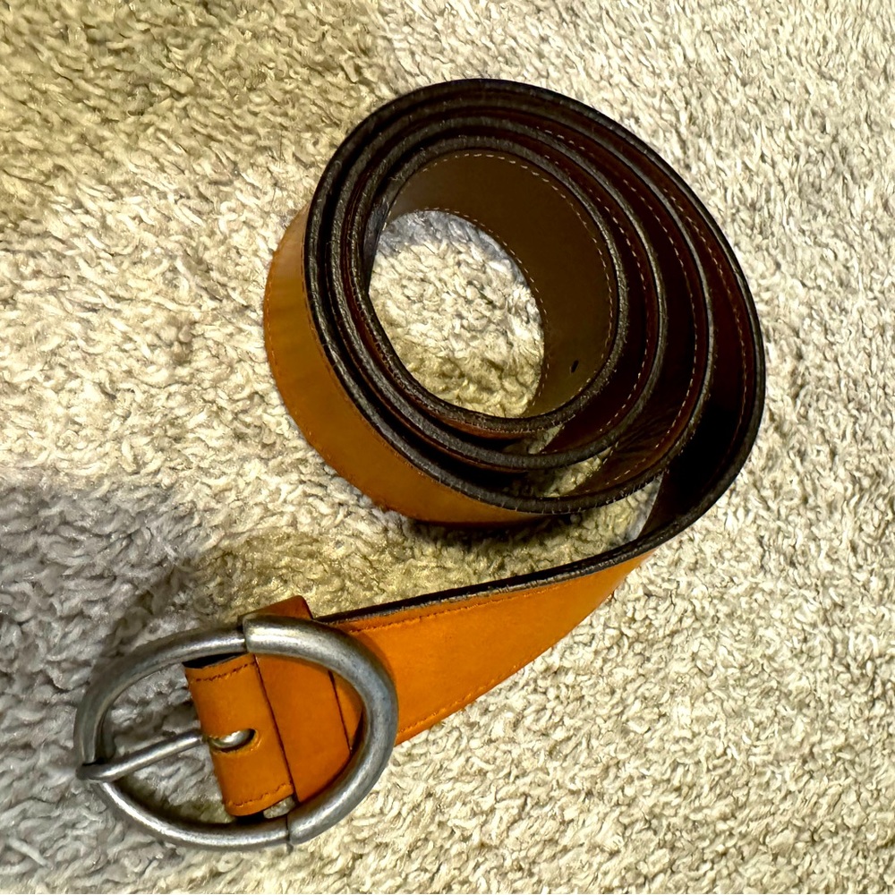 Allen Edmonds Oval Buckle Leather Belt